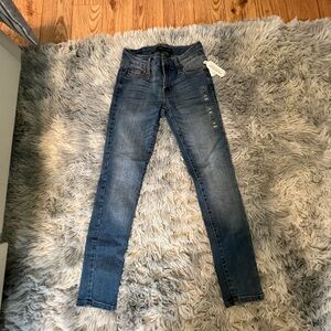 Aeropostale Women's Skinny Jeans in Blue